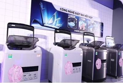 Cùng hoa hậu Thùy Lâm chia sẻ công việc nội trợ - 3 Dòng máy giặt Samsung Activ Dualwash với công nghệ giặt tay
tích hợp