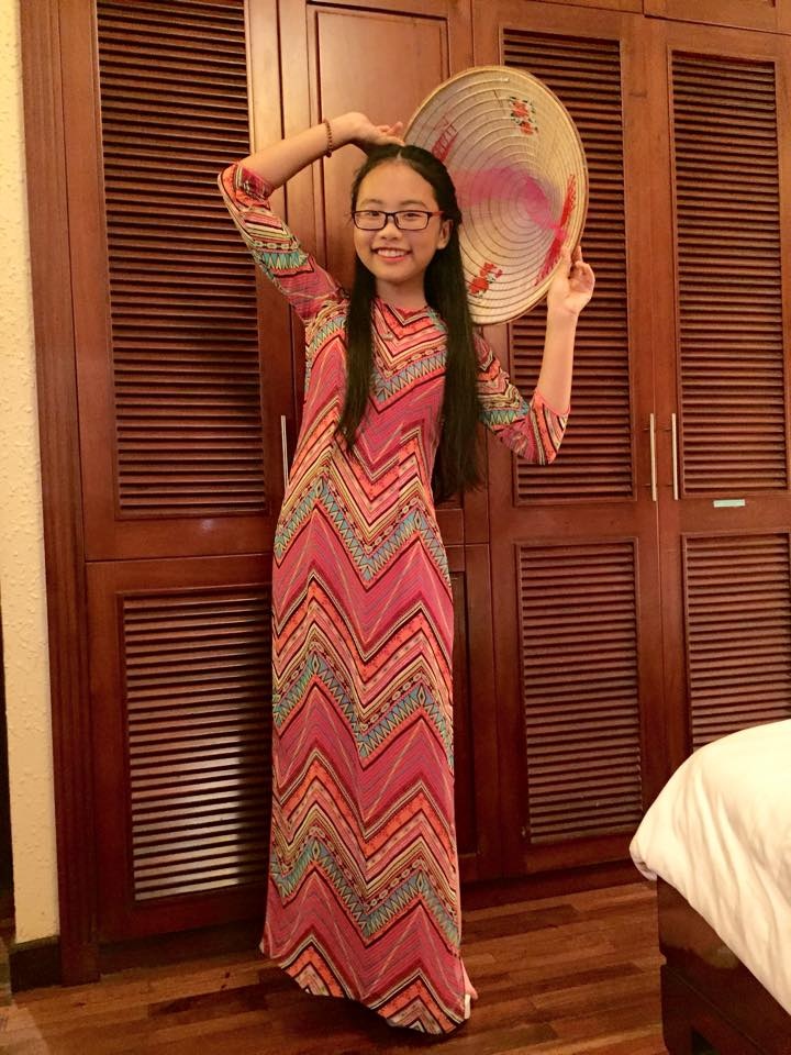 Phương Mỹ Chi đối mặt với nguy cơ “mất giọng hát” - 4 Phương Mỹ Chi thích mặc áo dài, áo bà ba khi biểu diễn