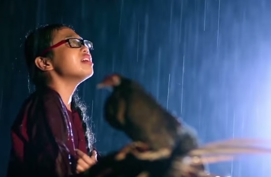 Phương Mỹ Chi đối mặt với nguy cơ “mất giọng hát” - 3 Cảnh quay của Phương Mỹ Chi trong MV