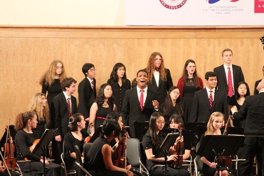 Dàn hợp xướng của học viện Phillips Exeter và Nhạc viện TPHCM