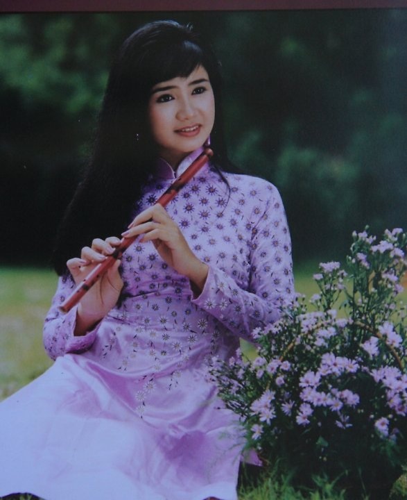 Nhìn lại 10 mỹ nhân "đình đám" một thời trên màn ảnh Việt - 7 Được ví như lá ngọc cành vàng của màn ảnh Việt những năm 90,