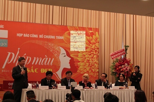 Đại diện BTC và các chuyên gia bác sĩ chia sẻ về chương trình tại buổi ra mắt 29/3 ở TPHCM