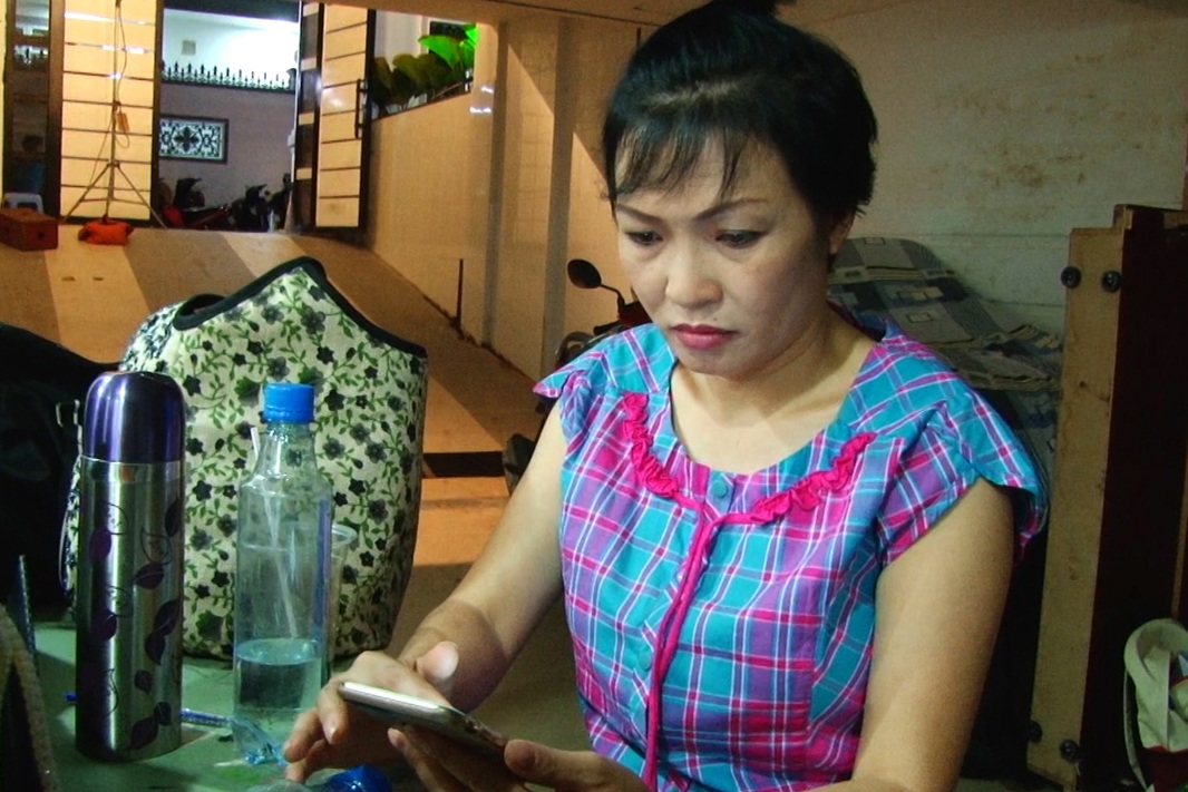 Phương Thanh khóc nức nở vì bị tát giữa phim trường - 9 Đây là một cảnh quay giữa ca sĩ Phương Thanh và nghệ sĩ Thanh Thủy trong bộ phim truyền hình
