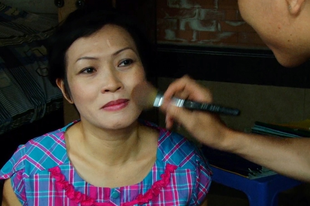 Phương Thanh khóc nức nở vì bị tát giữa phim trường - 10 Đây là một cảnh quay giữa ca sĩ Phương Thanh và nghệ sĩ Thanh Thủy trong bộ phim truyền hình