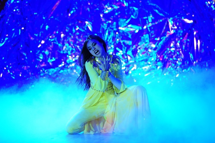 Tối qua cũng là một đêm thi thành công của nữ diễn viên xinh đẹp Ninh Dương Lan Ngọc. 