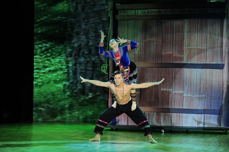 Tối qua cũng là một đêm thi thành công của nữ diễn viên xinh đẹp Ninh Dương Lan Ngọc. 