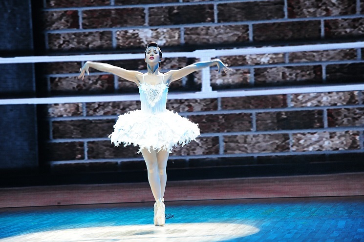 Tối qua cũng là một đêm thi thành công của nữ diễn viên xinh đẹp Ninh Dương Lan Ngọc. 