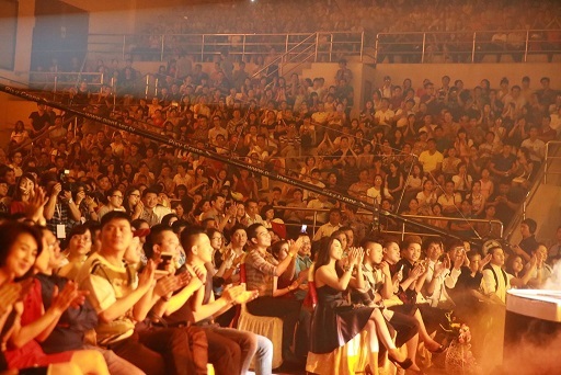 Siu Black khóc nức nở trên sân khấu khi Cảm ơn khán giả