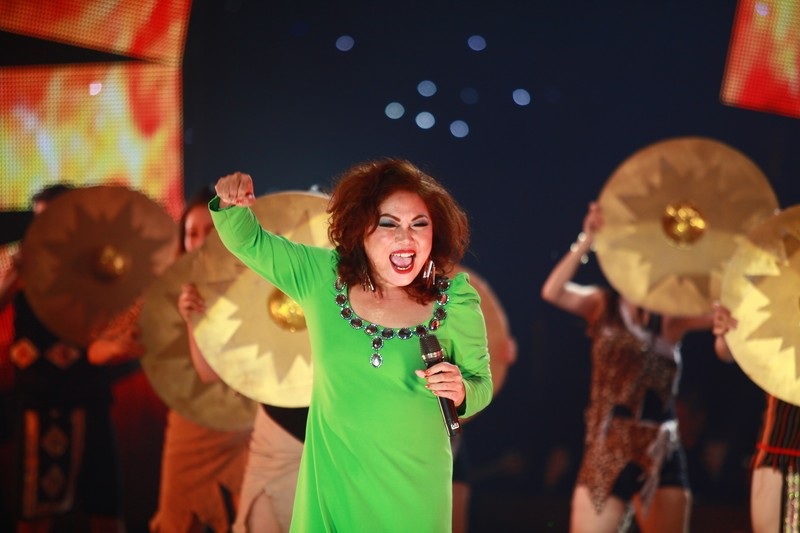 Vẫn với phong cách cháy hết mình trên sân khấu, Siu Black đã làm nóng sân khấu ngay từ khi bắt đầu.