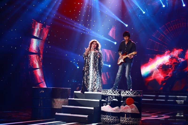 Lần lượt các ca khúc gắn liền với tên tuổi của chị được thể hiện lại trên sân khấu như