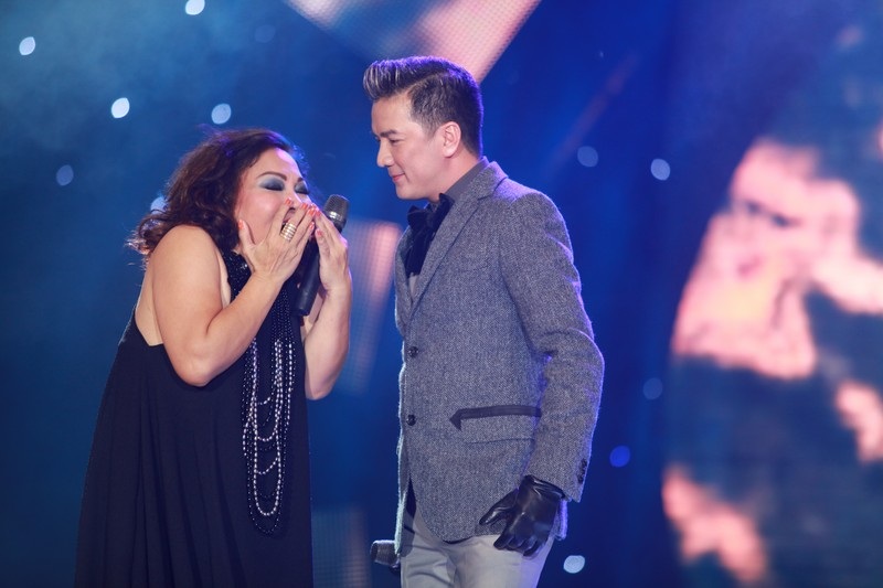 Lần lượt các ca khúc gắn liền với tên tuổi của chị được thể hiện lại trên sân khấu như