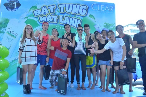 Cùng sao Việt trải nghiệm đường trượt dài nhất trên đường phố tại Việt Nam - 3 Các sao Việt hào hứng trước giờ trải nghiệm con đường trượt nước dài nhất Việt Nam