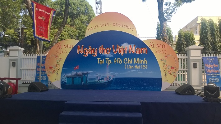 Thơ Việt vẫn không “lạc lõng” giữa Sài thành - 1 Thơ Việt vẫn không “lạc lõng” giữa Sài thành