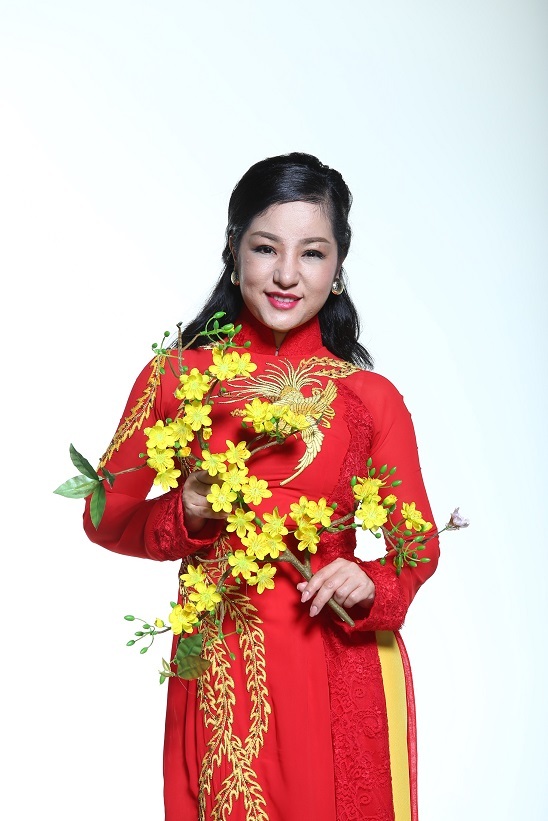 Xa Việt Nam đã nhiều năm nhưng Thúy Nga vẫn giữ thói quen hướng về Tết Việt.