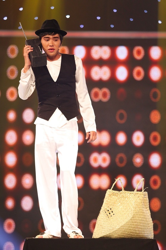 “Nổi gai ốc” với màn giả điên hát chèo của cậu bé 8 tuổi tại Vietnam’s got talent - 8 Anh chàng nói tiếng bụng hài hước Huỳnh Nhu