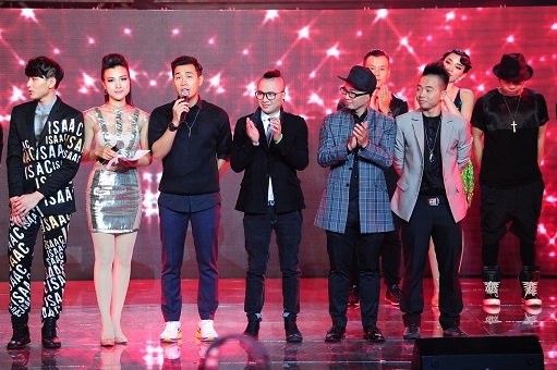 Đội của Isaac cũng nghẹt thở vì tiếp tục rơi vào nhóm nguy hiểm và suýt phải rời cuộc thi.