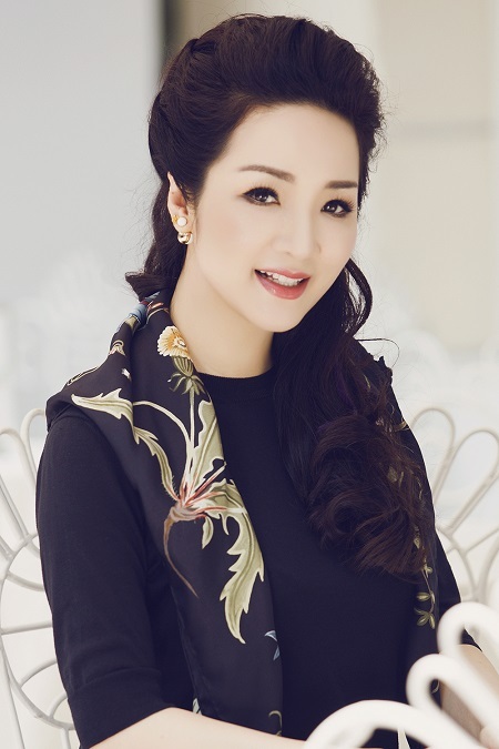 Ngắm nhan sắc "vượt thời gian" của hoa hậu Giáng My - 10 Ngoài công việc kinh doanh, người đẹp còn thường xuyên tham gia các hoạt động cộng đồng ý nghĩa.
