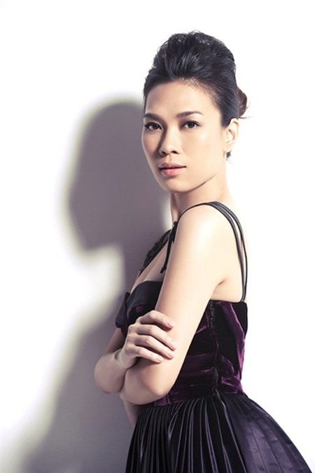 Mỹ nhân nào “kín tiếng” nhất showbiz Việt? - 2 Thành danh với ca khúc