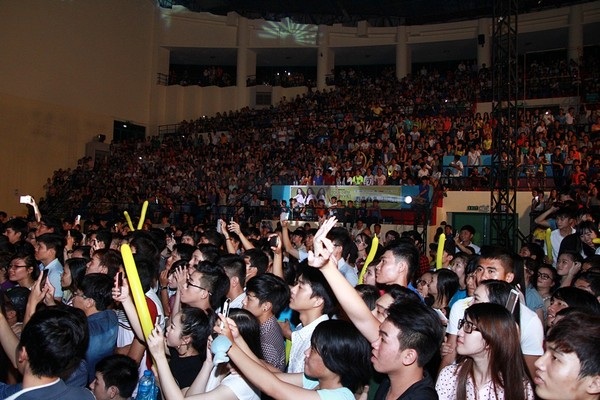 Không khó
để thấy hình ảnh của nhãn hàng ‘tràn ngập’ trong một show mà họ bỏ tiền ra thực
hiện