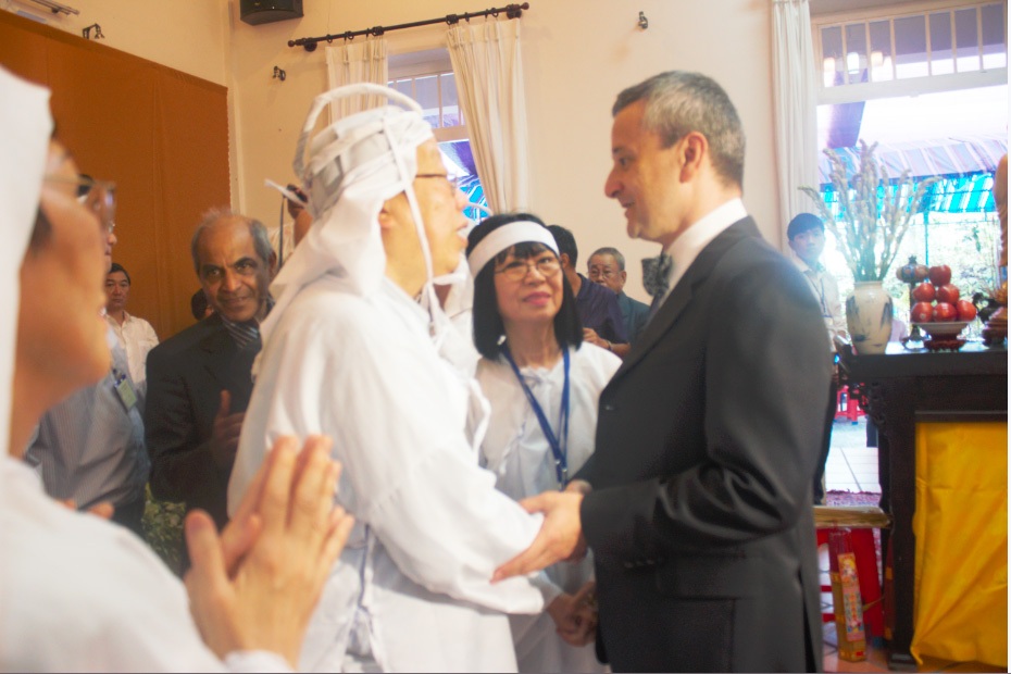 Tổng lãnh sự quán Pháp, ông Emmanuel Ly - Batallan 