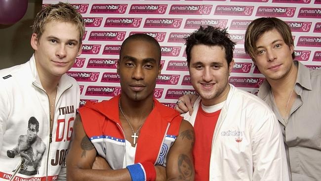 Simon Webbe, Anthony Costa, Duncan James và Lee Ryan năm 2004.