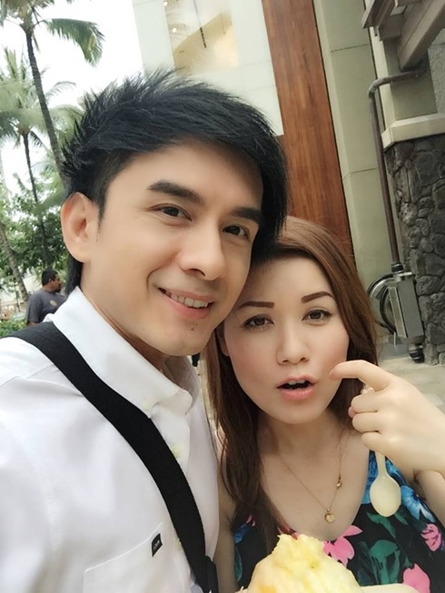Đan Trường và vợ thắm thiết sau 2 năm chung sống - 4 Thủy Tiên nghịch ngợm và ánh mắt hạnh phúc khi bên chồng