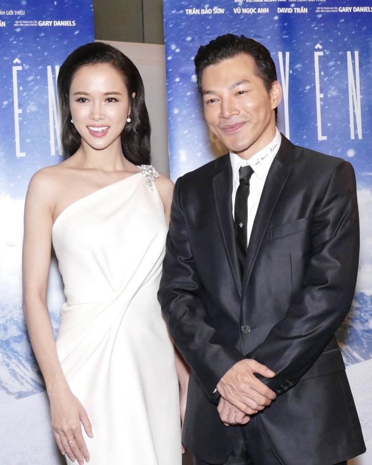 Ngô Thanh Vân nghịch ngợm bên post của diễn viên Thái Hòa trong