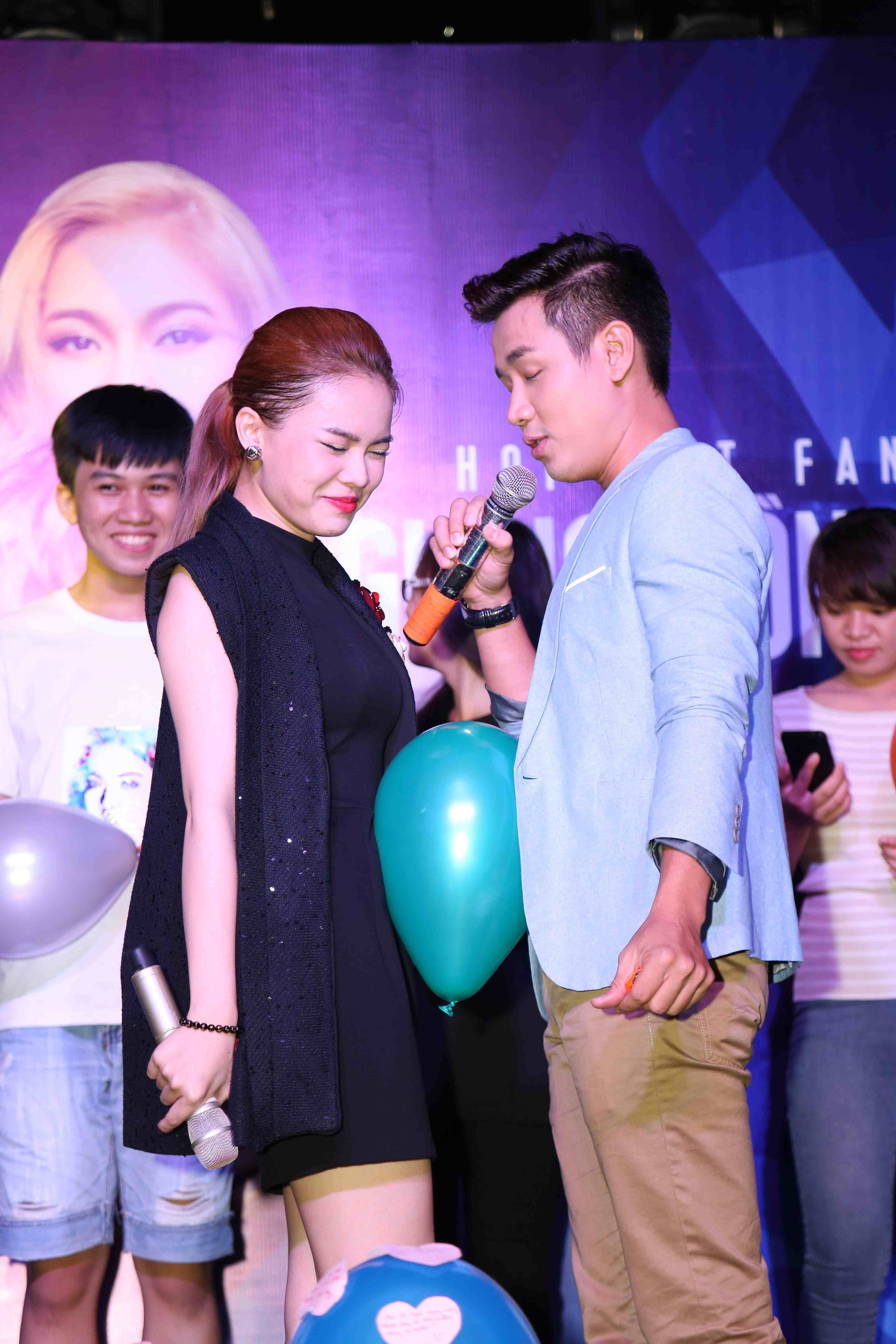 Giang Hồng Ngọc dành tặng khán giả những ca khúc trong chương trình The Remix theo yêu cầu.