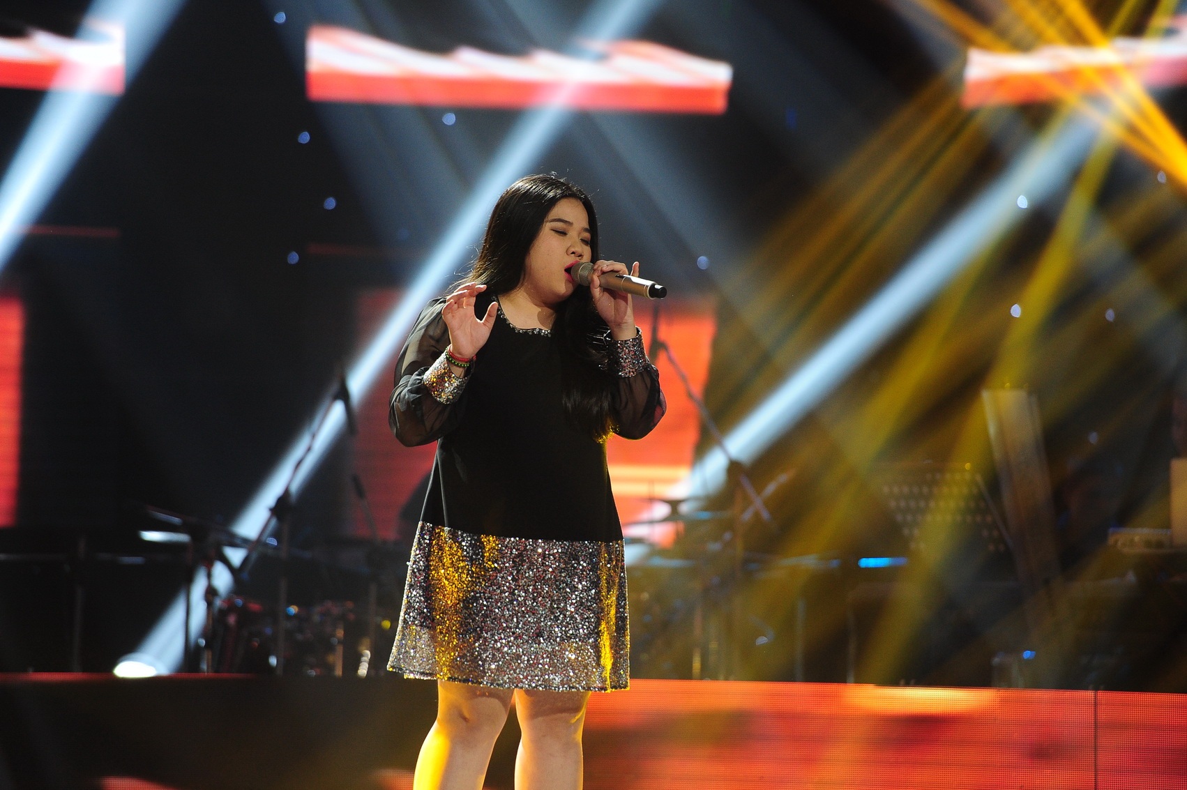 Thí sinh đầu tiên Phạm Vân Anh 