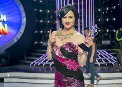 Thanh Duy lên tiếng trước nghi án “Gương mặt thân quen” ưu ái - 2 Phần hóa thân thành ca sĩ Lệ Quyên đã giúp Thanh Duy ẵm được 100 triệu đồng từ chương trình