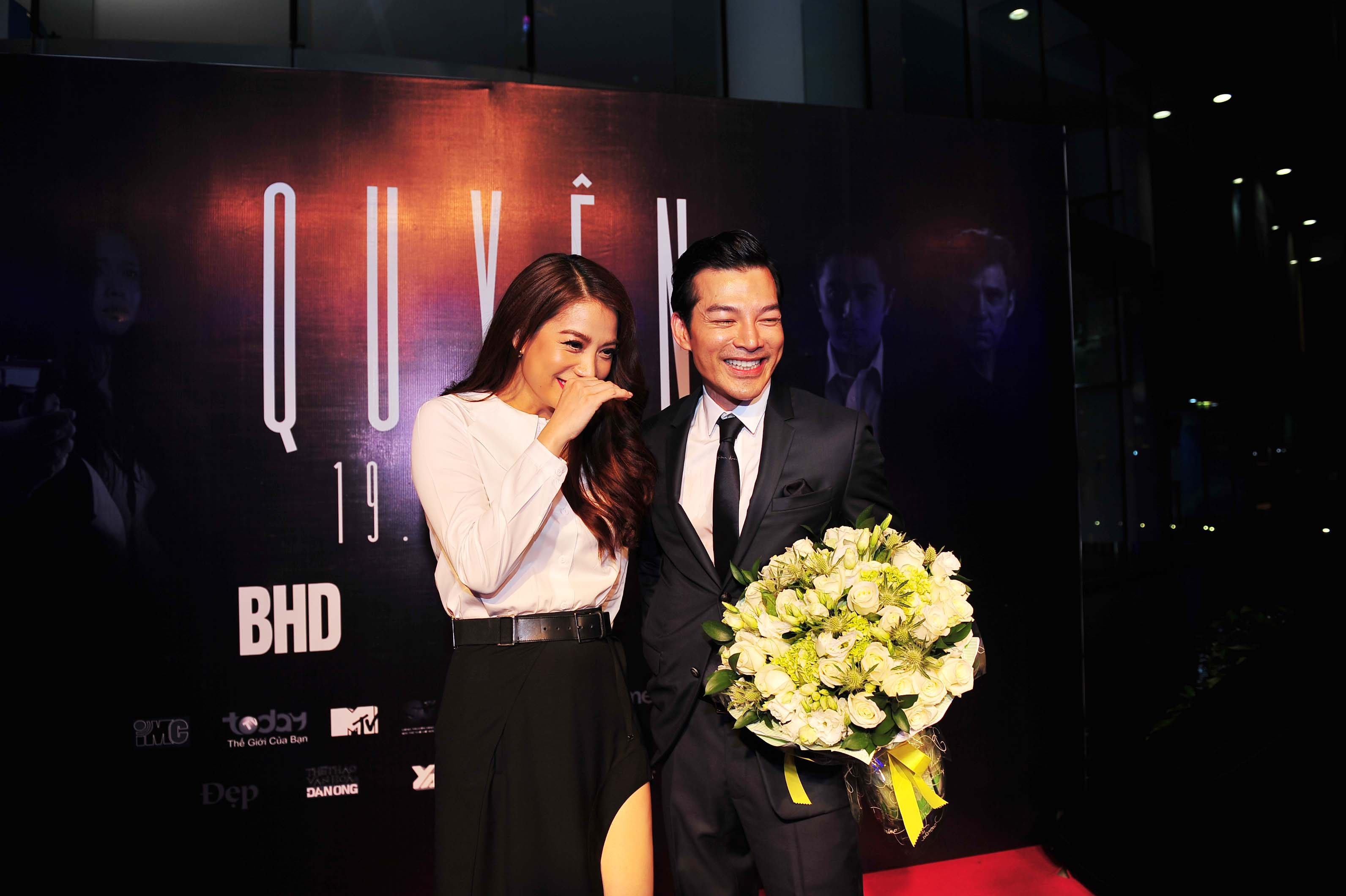 Trương Ngọc Ánh và Trần Bảo Sơn rất vui vẻ, thoài mái khi xuất hiện bên nhau trên thảm đỏ.