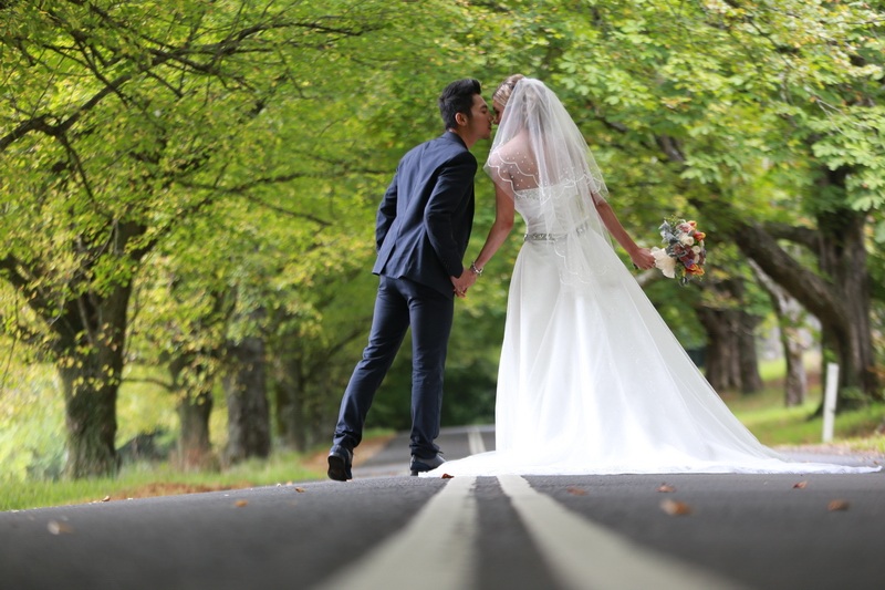 Cặp đôi với nét đẹp lãng mạn của mùa thu nước Úc