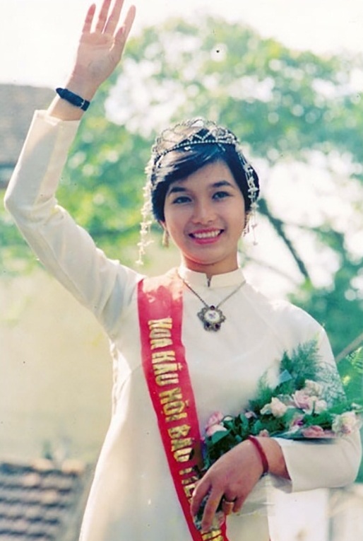 Bùi Bích Phương là Hoa hậu đầu tiên của Việt Nam.