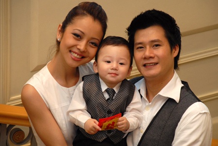 Nghệ sĩ Việt sau ly hôn - “người hạnh phúc, kẻ ngậm ngùi” - 1 Jennifer - Quang Dũng những ngày hạnh phúc