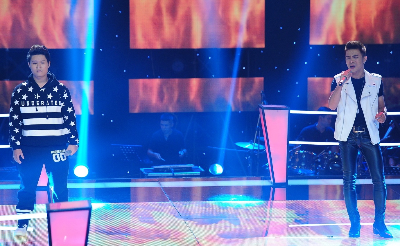 Thí sinh Lê Quốc Vương – Trần Quốc Khánh đến từ đội Đàm Vĩnh
Hưng mở màn với ca khúc