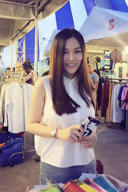 Người đẹp Việt thon gọn đáng kinh ngạc sau khi sinh - 2 Thu Thủy bất ngờ xuất hiện với vóc dáng thon gọn sau khi sinh con 1 tháng
