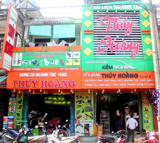 Ấn tượng với Festival tóc Kanac 2014 tại Huế - 5 Cửa hàng Thúy Hoàng,chuyên cung cấp dụng cụ, phụ liệu ngành tóc và nhãn hàng Kanac tại Huế