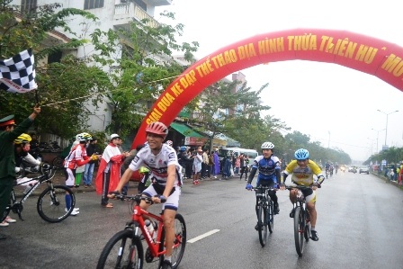 TP Hồ Chí Minh và Huế giành giải nhất đua xe đạp địa hình - 2 Những tay đua đầu tiên về đích