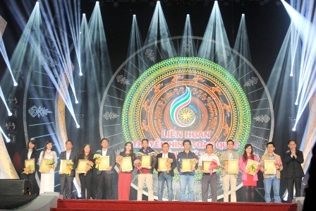 "Đường lên Điện Biên" nhận giải khuyến khích - 5 Giải vàng chương trình CD tiếng dân tộc, VHVN dân tộc và Giao lưu đối thoại tọa đàm