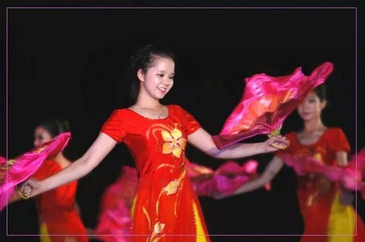 Nữ sinh báo chí xinh đẹp và tình yêu đặc biệt với múa - 1 Nụ cười rạng rỡ luôn nở trên môi Bảo Phượng