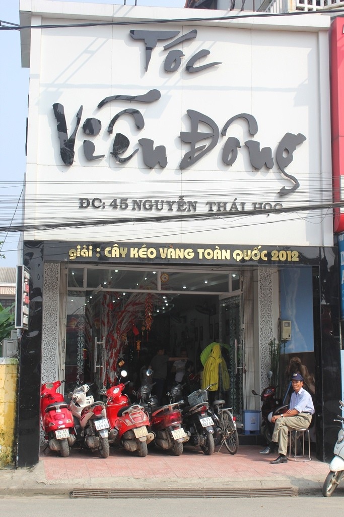 Salon Viễn Đông, điểm hẹn các “sao” Việt và người đẹp Huế - 12 Salon Viễn Đông thu hút nhiều sao và người đẹp tới làm tóc thuộc dạng nhất Huế