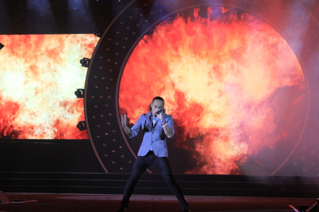 Hồ Ngọc Hà “cháy” hết mình trong Hành trình bài ca sinh viên - 9 Phạm Anh Khoa với chất rock dữ dội