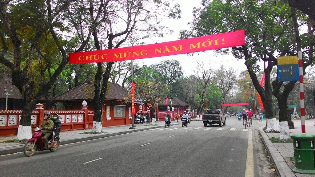 Tiết trời đẹp, nhiều cung bậc cảm xúc trong ngày đầu năm 2015 - 19 Đường Lê Lợi vào lúc 9h sáng