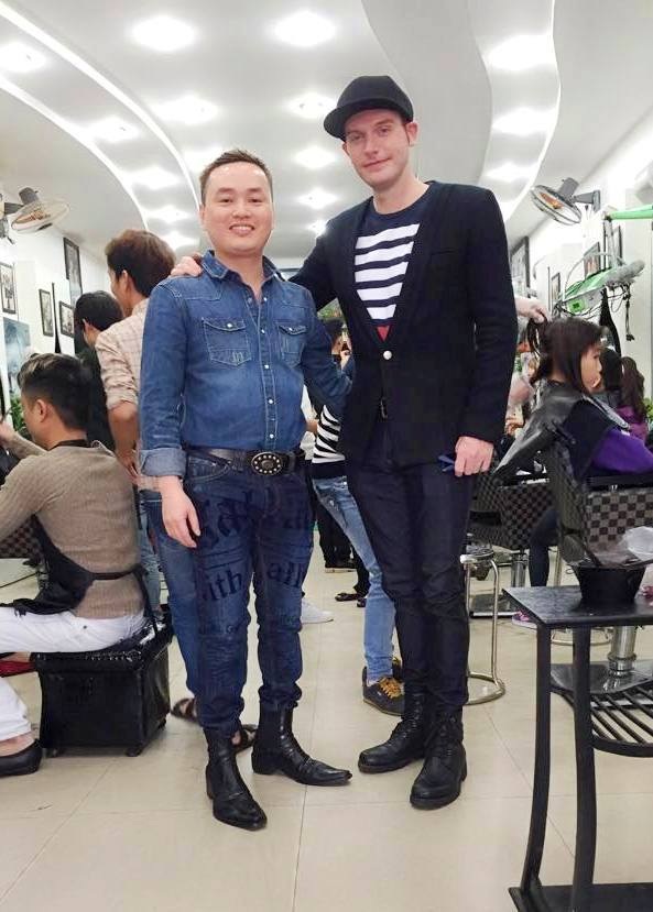 Salon Viễn Đông, điểm hẹn các “sao” Việt và người đẹp Huế - 11 Cùng với Kyo York