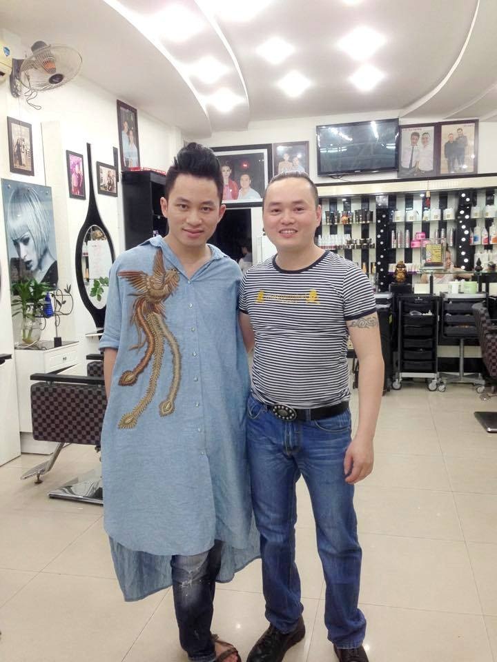 Salon Viễn Đông, điểm hẹn các “sao” Việt và người đẹp Huế - 6 Ca sĩ Tùng Dương là khách hàng thân thuộc của quán mỗi lần đến Huế