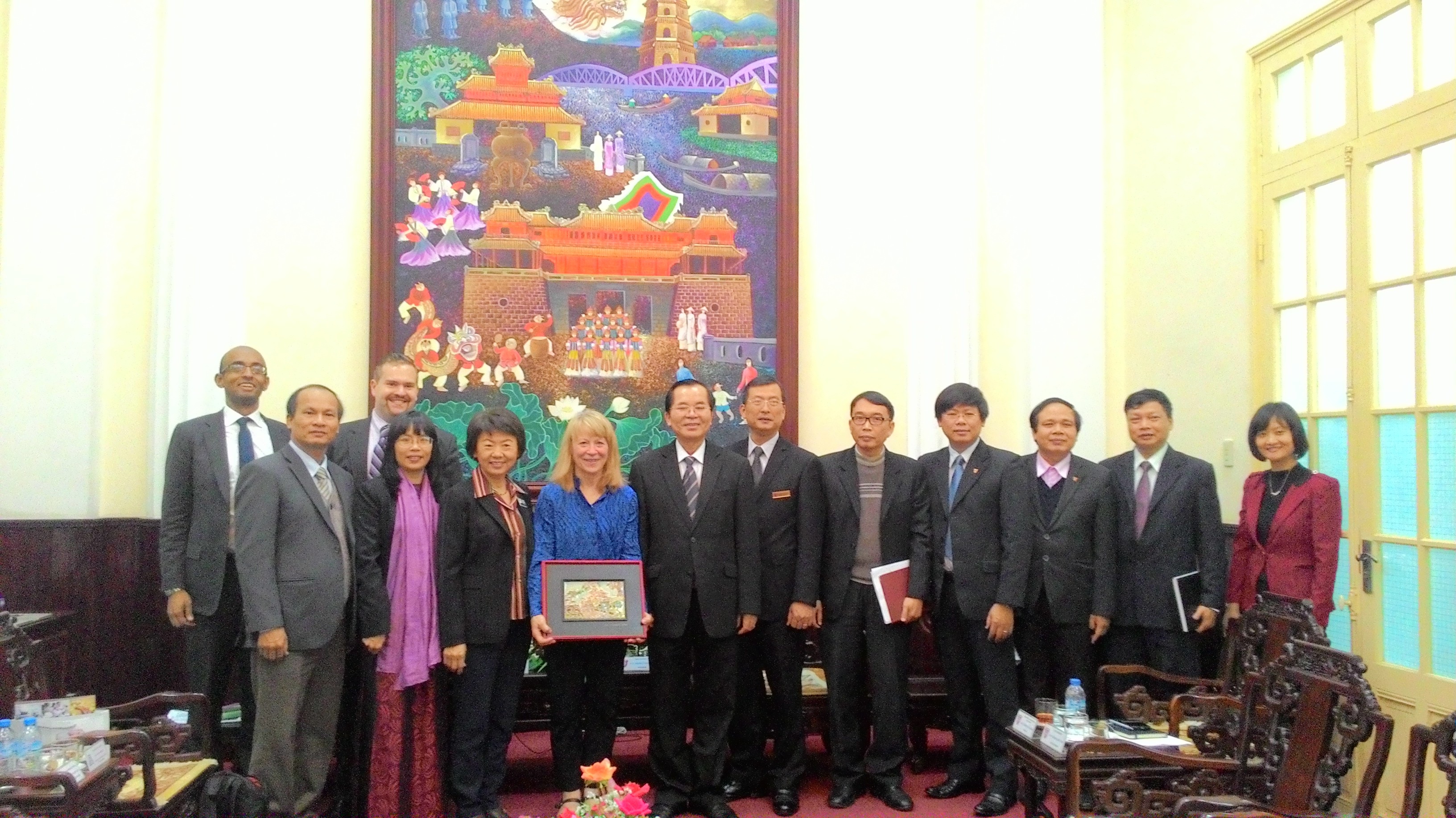 Tiến sỹ khoa học Mỹ nói chuyện với sinh viên về kỹ năng mềm - 3 Tiến sỹ khoa học Mỹ nói chuyện với sinh viên về kỹ năng mềm
