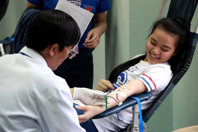 Hàng ngàn người tham gia hiến máu trong “Ngày chủ nhật đỏ” - 6 Niềm vui của một bạn nữ SV ĐH Huế khi làm được được một việc ý nghĩa.