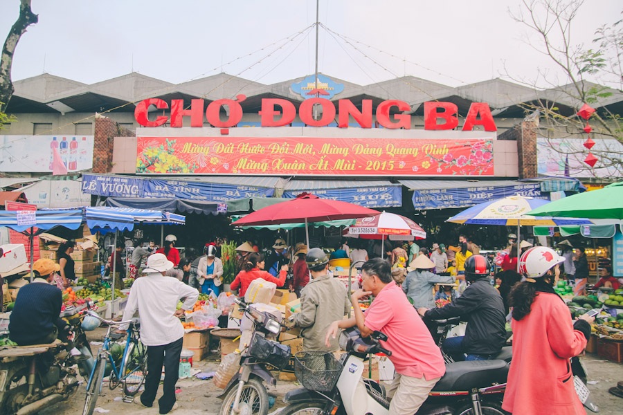 Thăm ngôi chợ xưa nhất Huế chiều 30 tết - 1 Chợ Đông Ba tấp nập chiều 30 tết