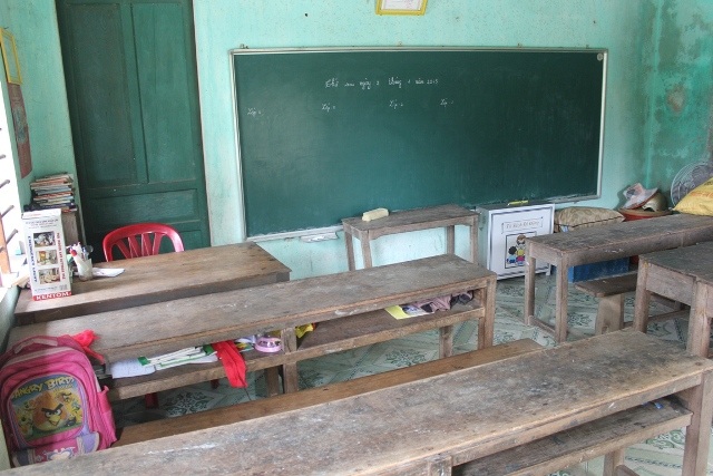 Cảm động chuyện thầy giáo tật nguyền nhận học phí bằng gạo trộn với… đất - 2 Lớp học của thầy Trai đã giúp cho nhiều trẻ em vùng quê xa thoát mù chữ