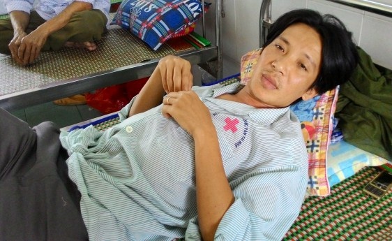 Người phụ lái tàu bàng hoàng nhớ lại cái chết của đồng nghiệp - 1 Anh Hải vẫn còn đau đớn về tinh thần vì tai nạn kinh hoàng.
